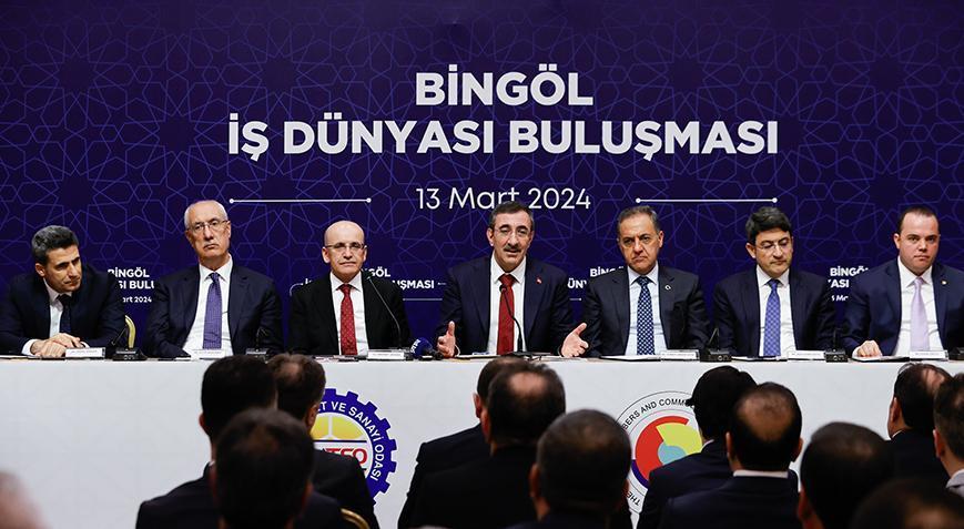 Cevdet Yılmaz ve Bakan Şimşek Bingölde iş insanları ile bir araya geldi
