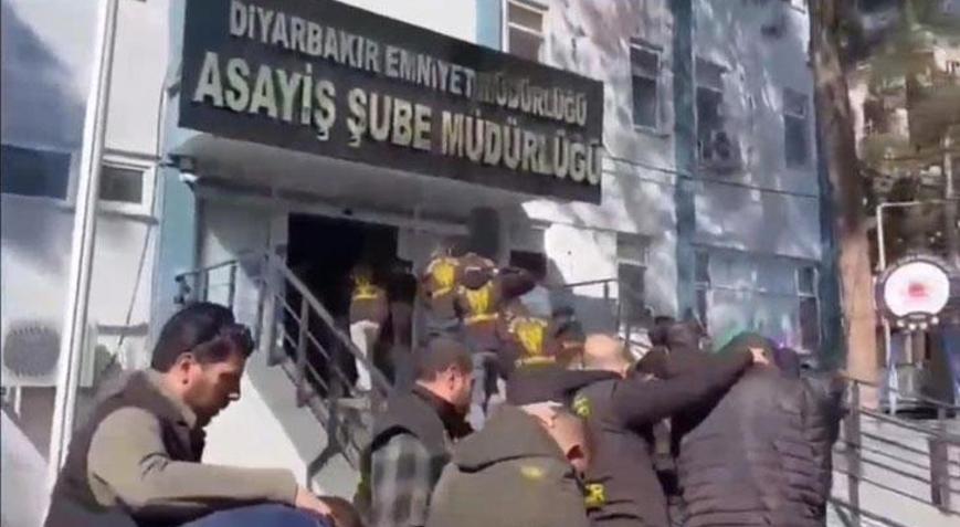 Sazan sarmalı yöntemiyle dolandırıcılık yapan çete çökertildi