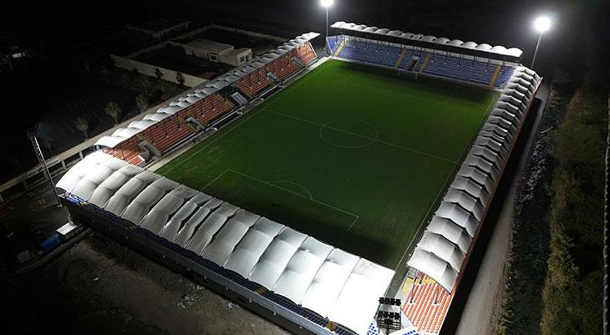 İskenderunda 9800 kişilik stadyum açıldı