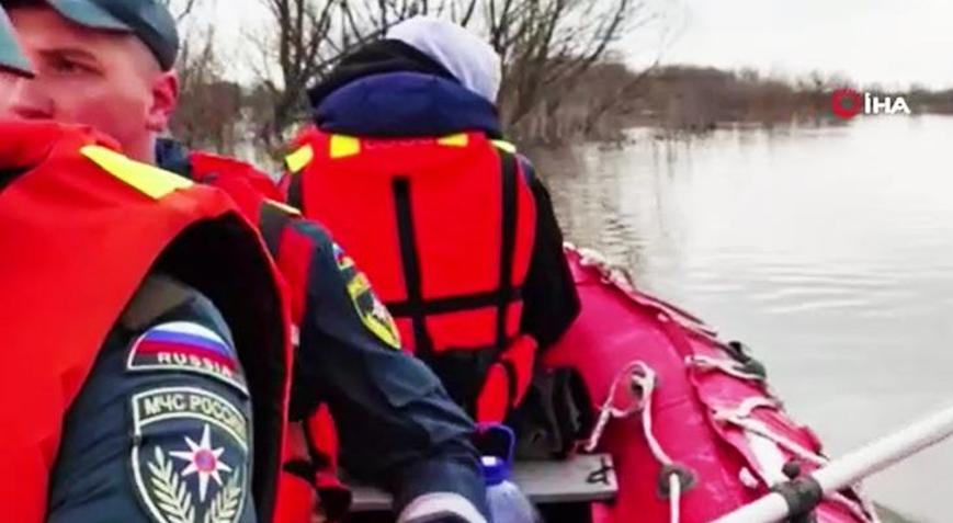 Rusya: Ülkeyi sel vurdu, 10 bin ev sular altında