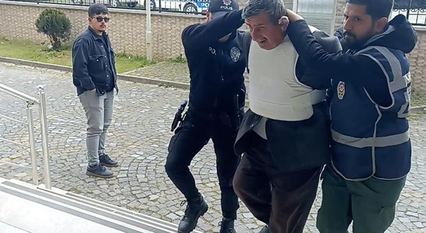 Sokak ortas�nda deh�et: Bo�anma davas� a�an e�ini vurup intihara kalk��t�