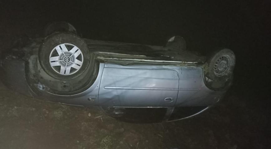 Mardinde şarampole yuvarlanan otomobilin sürücüsü yaralandı