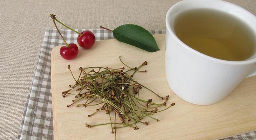 Kiraz sapı çayına mutlaka ekleyin Tatlı isteğini şıp diye kesiyor, şekeri düşürüyor
