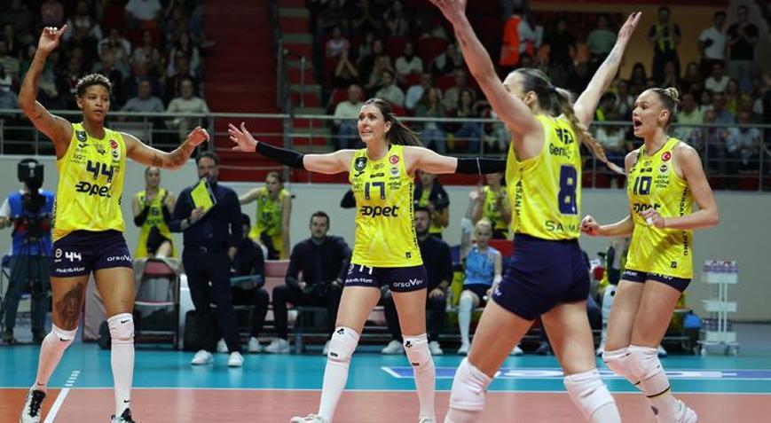 Fenerbahçe Opet, Eczacıbaşı Dynaviti set vermeden devirdi ve seride 2-1 öne geçti