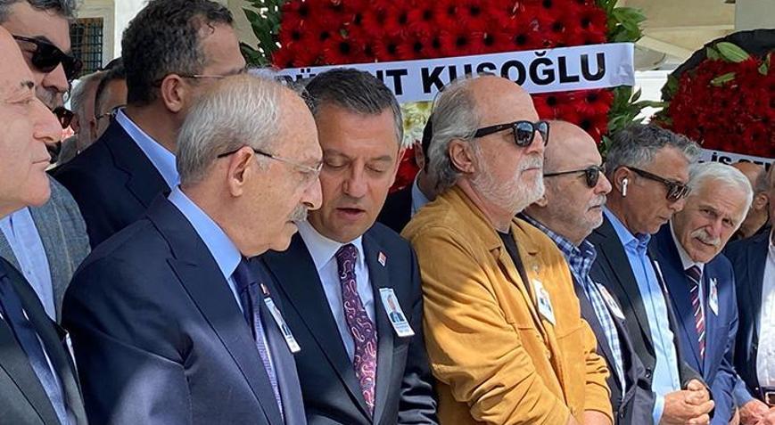 CHP lideri Özgür Özel, Bayraktarın cenazesine katıldı