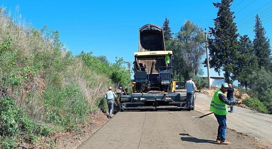 Karacasuda yol yapım ve yenileme çalışması
