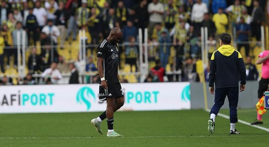 Beşiktaşlı futbolcular Kadıköyde kırmızı karta alıştı