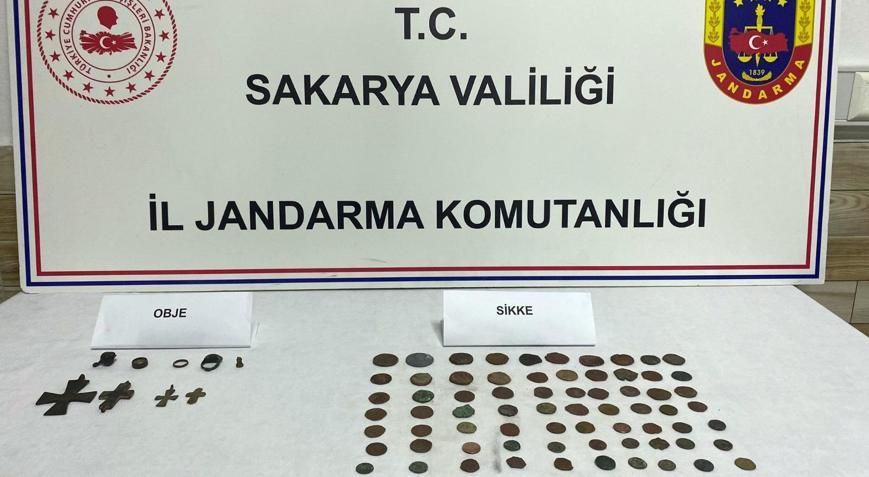 Sakaryada Bizans dönemine ait sikke ile objeler ele geçirildi