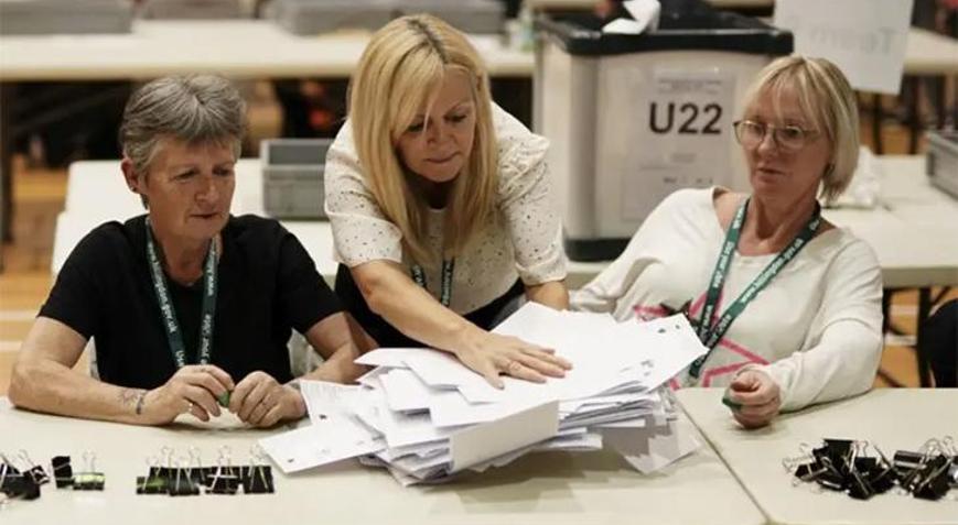 İngilterede oylar sayılıyor: Yerel seçimler ulusal siyaset açısından ne ifade ediyor