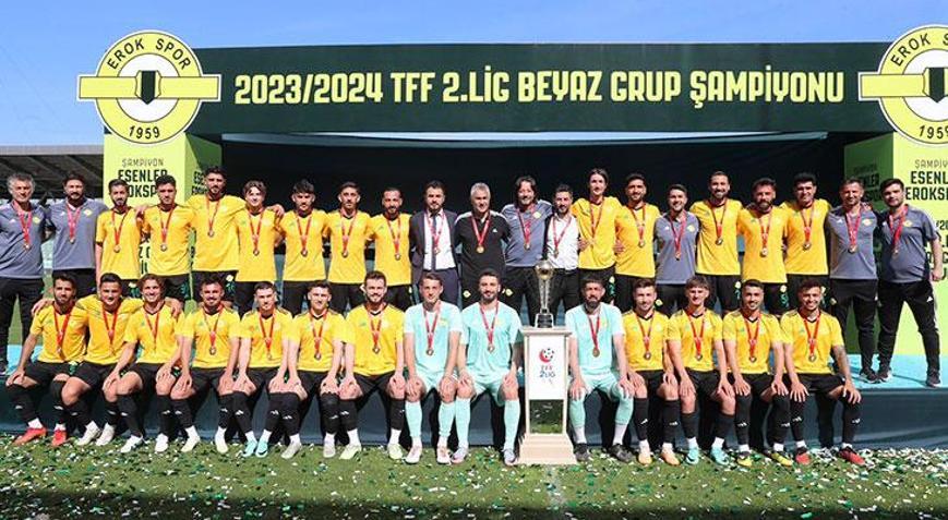 Esenler Erokspor şampiyonluk kupasını aldı