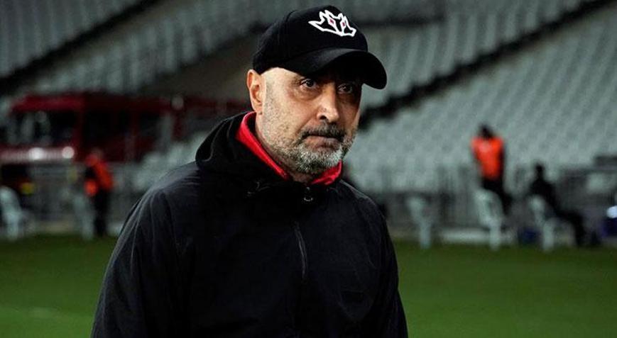 Tolunay Kafkastan Galatasaray sözleri Umarım ayaklarımız yere basar
