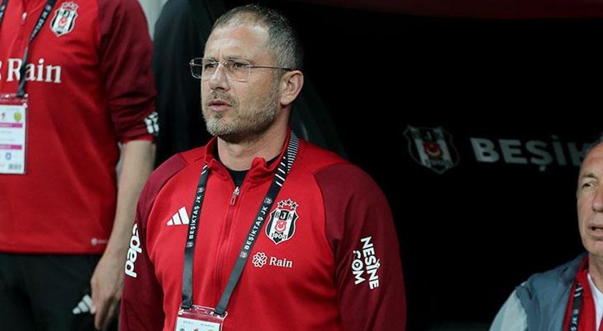 Beşiktaşta nöbetçi doktor Serdar Topraktepe