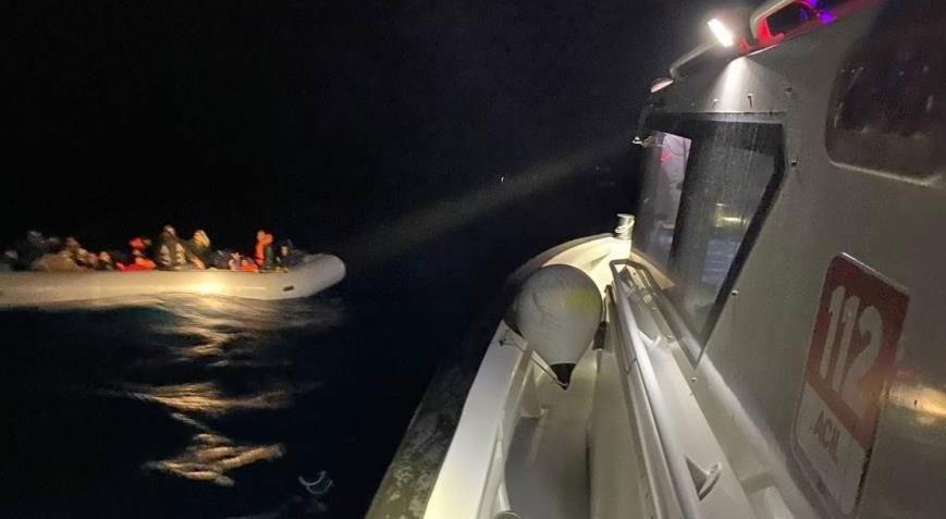 Yunan unsurları 11i çocuk 35 göçmeni ölüme terk etti