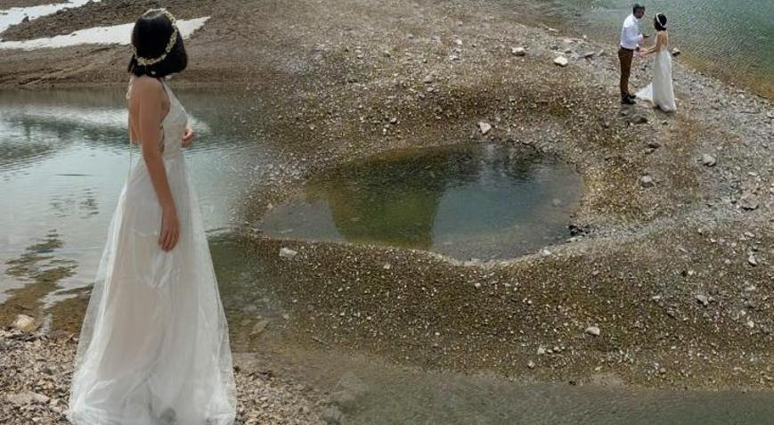 Bu pozu çekmek için 14 kilometre tırmandı