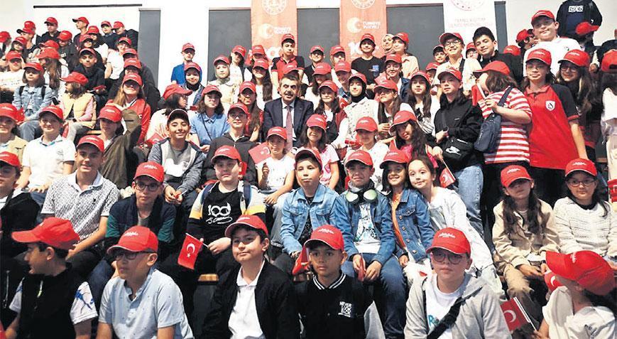 Adnan Menderesler Demokrasi Adası’nı gezdi