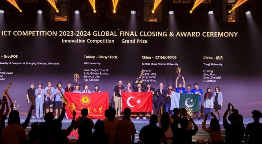 Türk öğrencilerden Çin’de büyük başarı