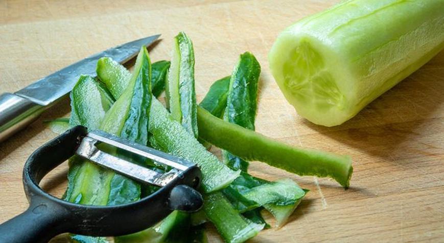 Bunu duyunca çöpe atmaktan vazgeçeceksiniz Salatalık kabuklarının aklınıza gelmeyecek kullanım alanları