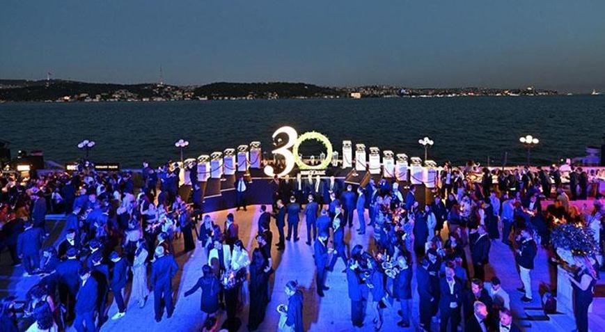 Ünlüler Çırağan’daki kutlamada buluştu