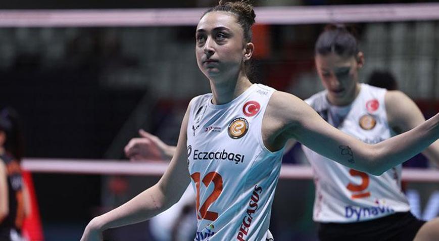 Eczacıbaşında milli oyuncu Elif Şahinin sözleşmesi uzatıldı