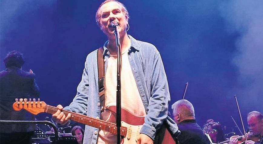 130 kişiyle sahne aldılar