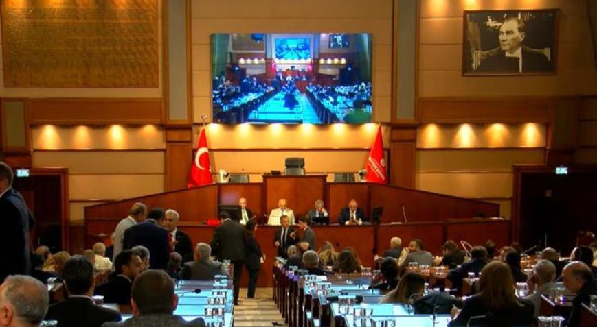 İBB Meclisinde sokak köpekleri tartışması Dünyaya örnek olabilecek şekilde çözebiliriz