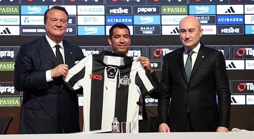 Beşiktaşta Giovanni van Bronckhorst imzayı attı Başkan Hasan Arattan Samet Aybaba sorusuna tepki
