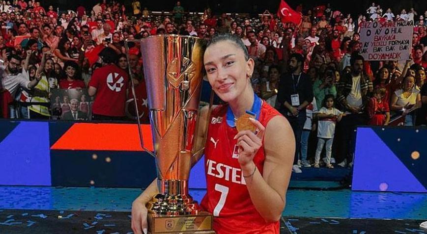 Hande Baladın sakatlığı nedeniyle Türkiyeye döndü