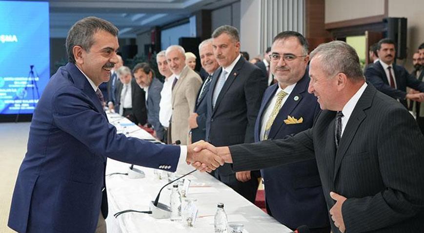 Bakan Tekin, eğitim sendikaları temsilcileri ile bir araya geldi