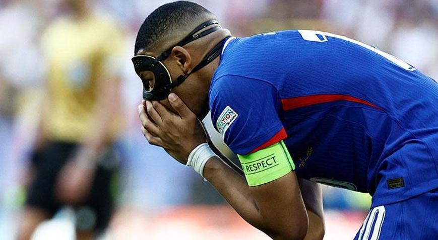 Fransa, Polonya engeline takıldı Zirveyi kaybetti