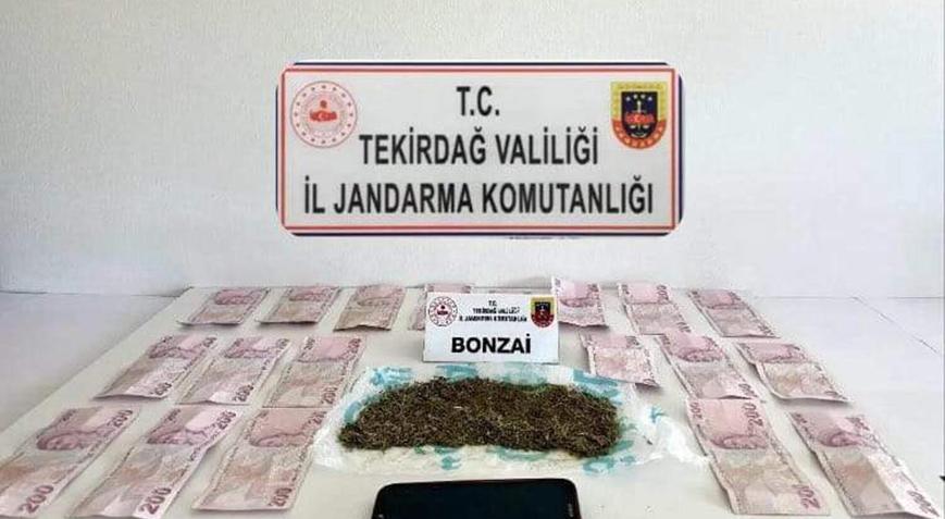 Üzerinde uyuşturucu bulunan şüpheliye gözaltı