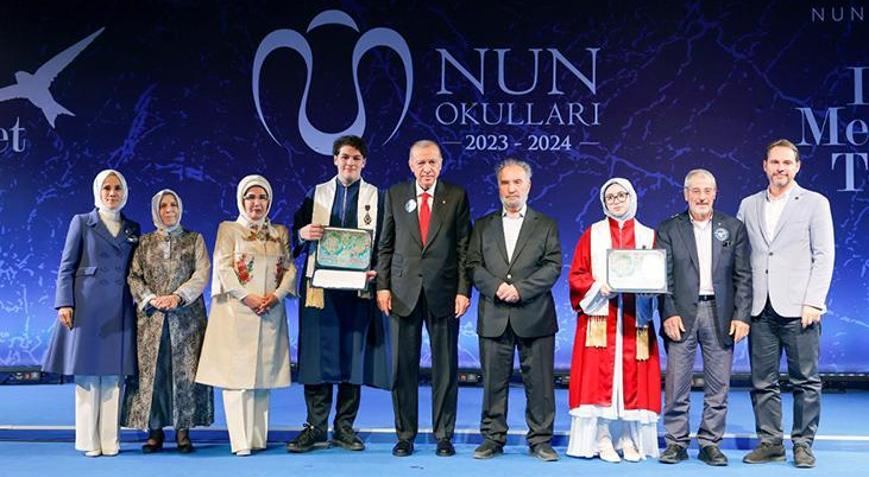 Erdoğan torununun mezuniyetine katıldı Öğrencilere mesaj: Hayalleriniz olsun