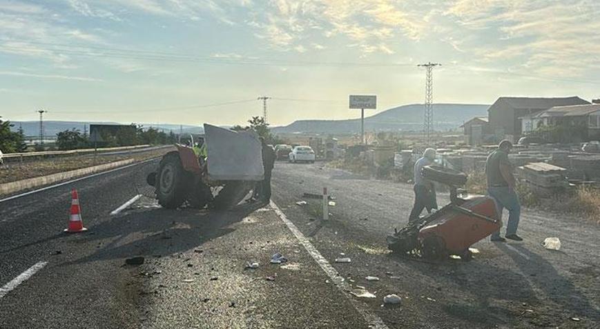 Ürgüpte feci kaza Traktör ikiye bölündü Yaralılar var