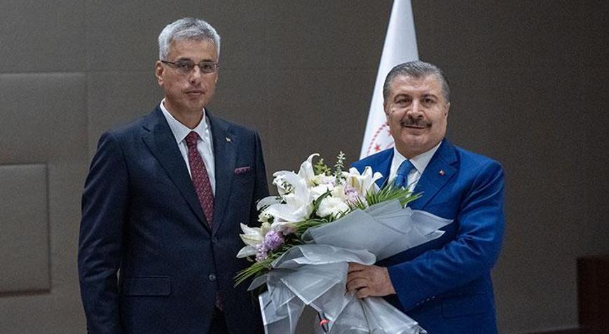 Sağlık Bakanlığında devir teslim Yeni Bakan Memişoğlu görevi Kocadan devraldı