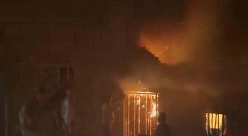 Siirt’te ahırda çıkan yangına 2 keçi öldü, 3 ton saman yandı