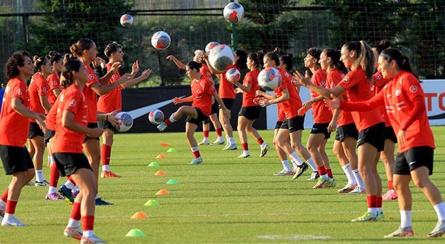 A Milli Kadın Futbol Takımı hazırlıklarını sürdürdü