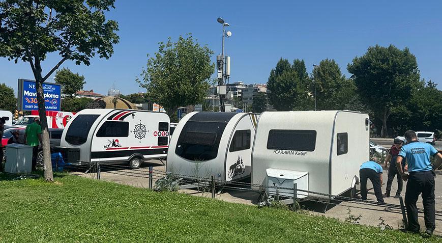 Yer: Maltepe Sahili Tüm karavanlar belediye ekiplerince kaldırıldı