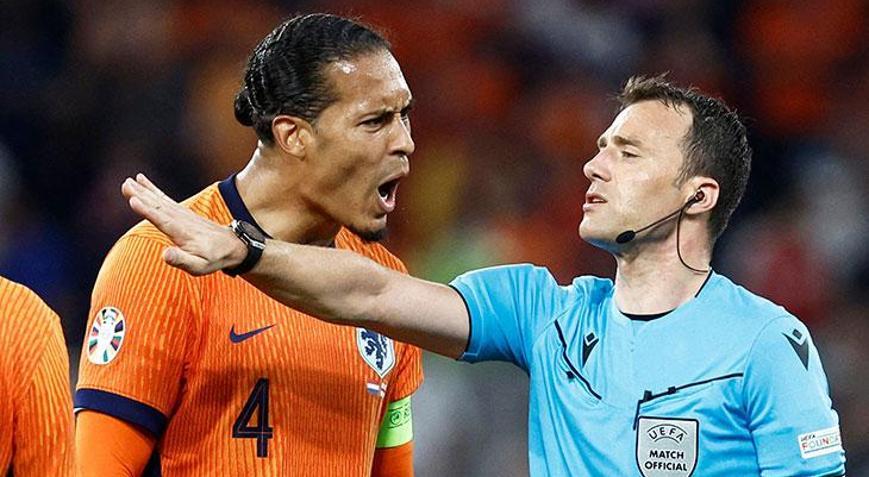 Hollandada Virgil van Dijktan hakeme tepki İçeri koştu