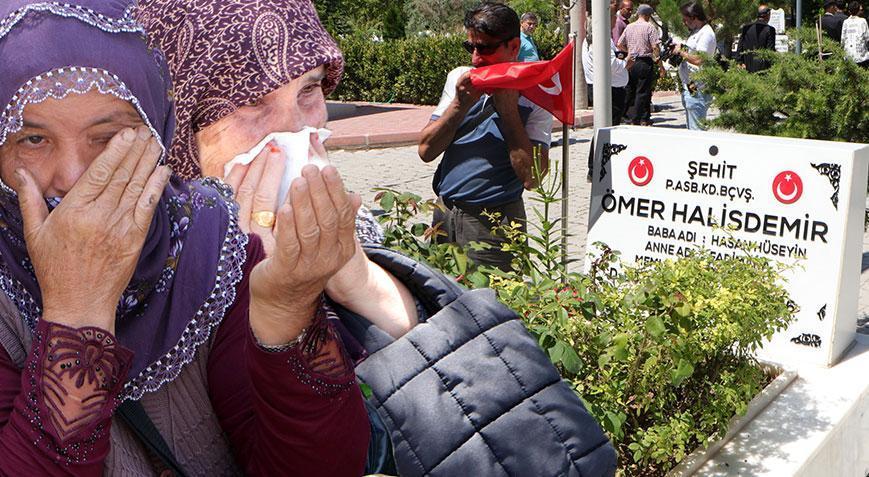 Astsubay Ömer Halisdemir’in kabrine ziyaretçi akını
