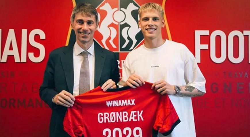 Albert Gronbaek, Rennese imza attı