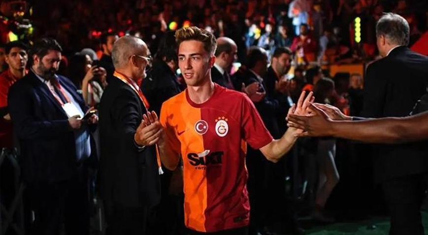 Galatasarayda Özgür Baran Aksaka ile yollar ayrıldı