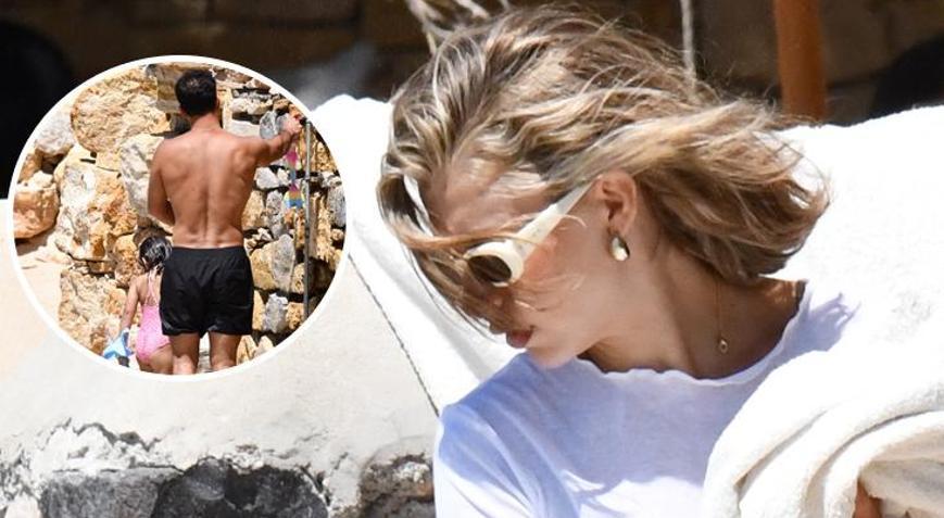 Mavinin Çeşmede deniz keyfi Gamze Erçel kızını duşun üstünden izledi