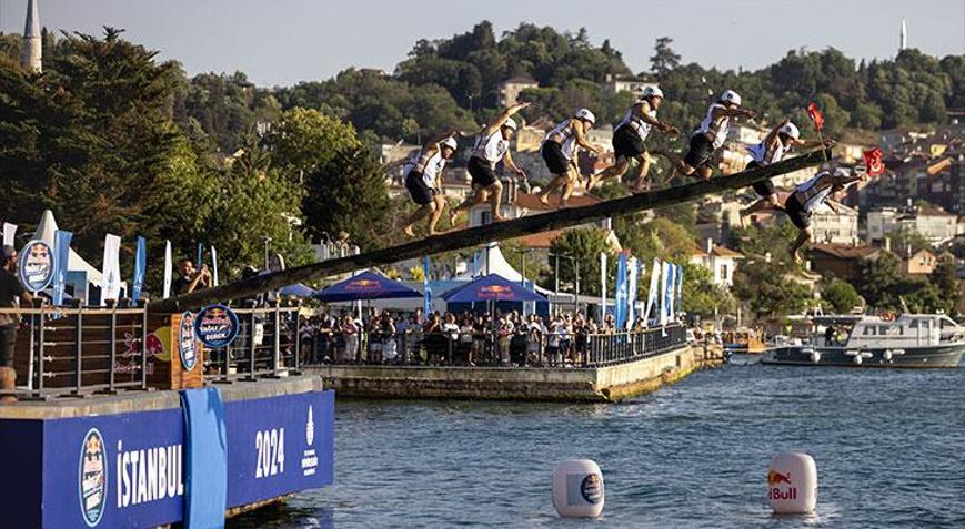 Red Bull Yağlı Direk coşkusu eğlenceli anlara sahne oldu