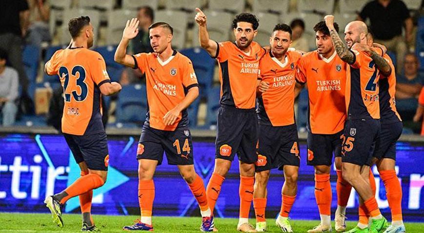 Başakşehir, La Fiorita maçında farka koştu! Tur biletini cebine koydu -  Başakşehir - Spor Haberleri