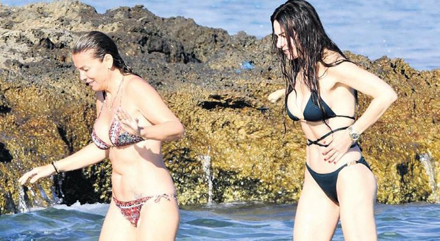 Arkadaşlarıyla tatilde