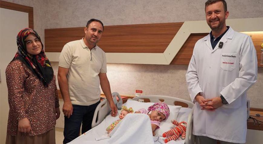 Küçük Zeynep robotik cerrahiyle kanseri yendi