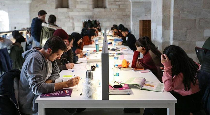 YÖKten yapay zeka temelli ön lisans programı mezunları için karar