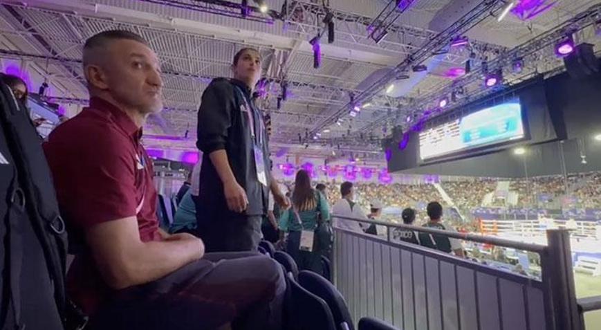 Busenaz Sürmeneliden Buse Naz Çakıroğluna destek