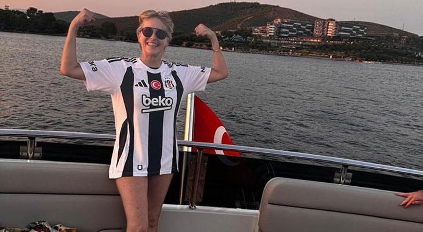 Sharon Stone Beşiktaş formasını giydi