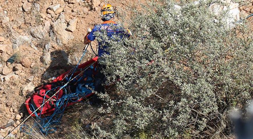 Uçurum faciası 4 kişi aynı anda can verdi