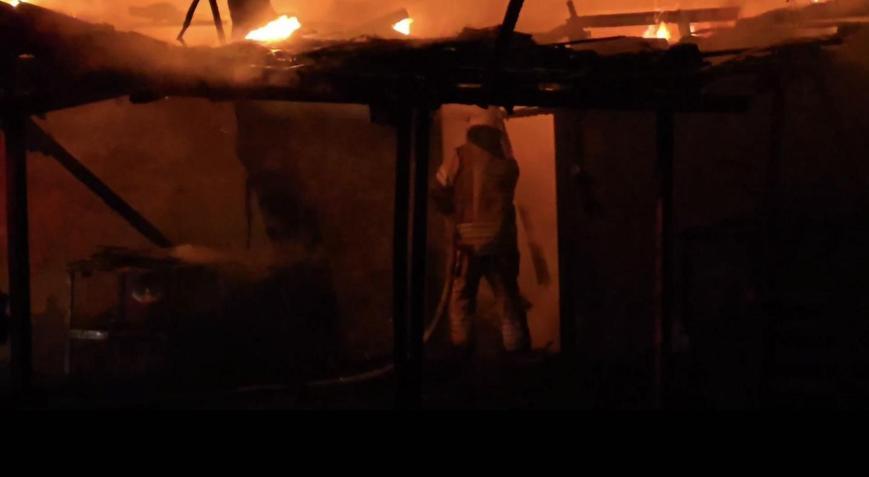 Sancaktepede terzi dükkanı, alev alev yandı